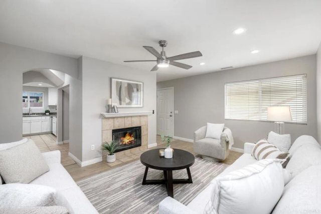 976 N Mollison, El Cajon, CA 92021