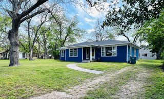 1307 W Main ST, Cameron, TX 76520