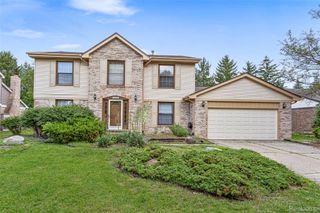 24982 Portsmouth Avenue, Novi, MI 48374