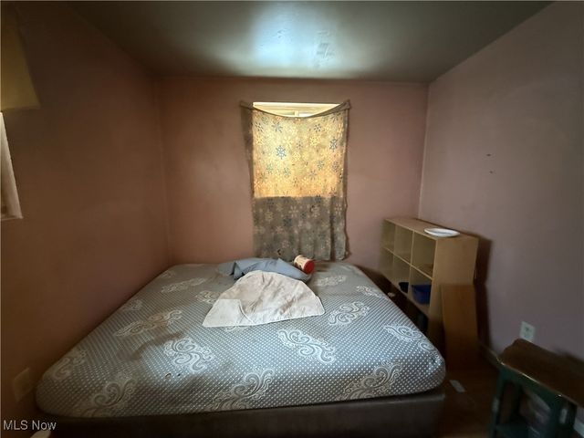 2194 Regina Road, Akron, OH 44320