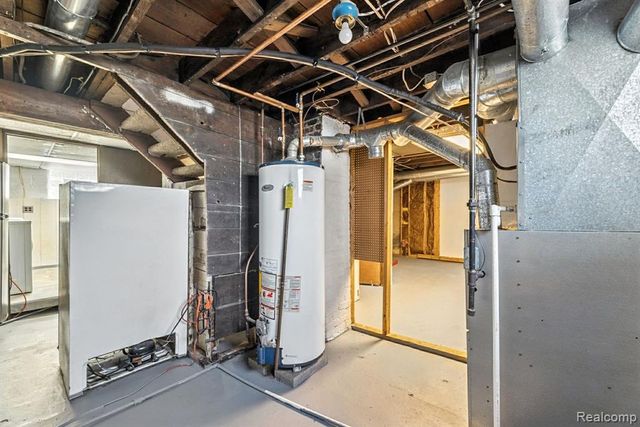 2710 Electric Avenue, Port Huron, MI 48060