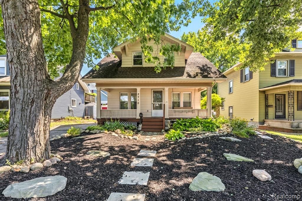 2710 Electric Avenue, Port Huron, MI 48060