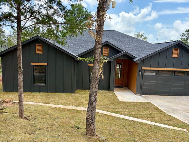 165 Lamaloa LN, Bastrop, TX 78602