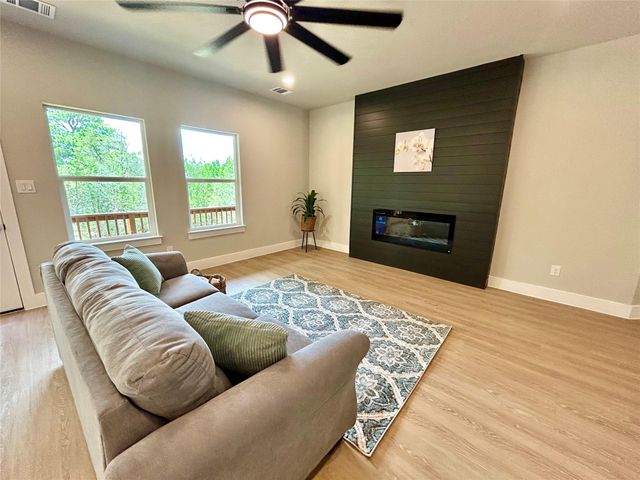 165 Lamaloa LN, Bastrop, TX 78602