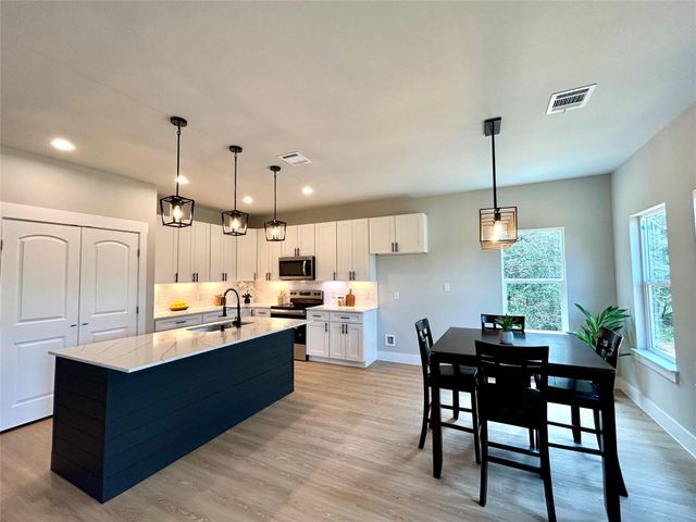 165 Lamaloa LN, Bastrop, TX 78602