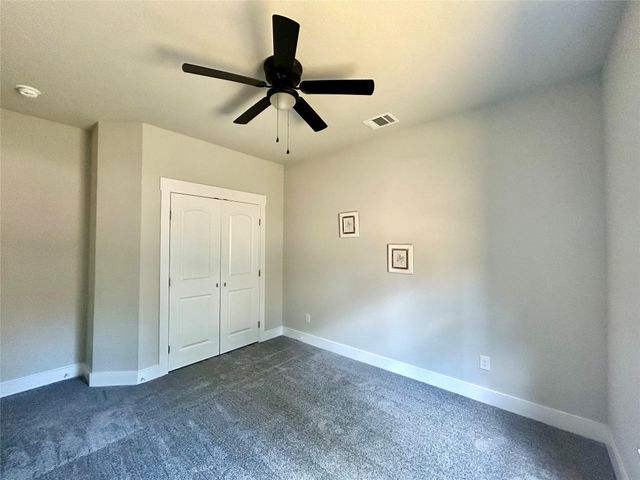 165 Lamaloa LN, Bastrop, TX 78602