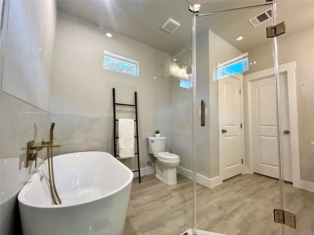 165 Lamaloa LN, Bastrop, TX 78602