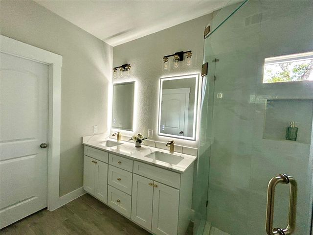 165 Lamaloa LN, Bastrop, TX 78602
