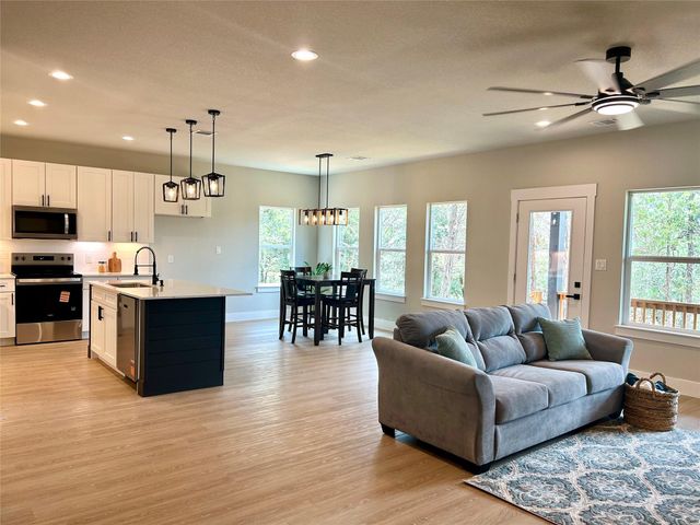 165 Lamaloa LN, Bastrop, TX 78602