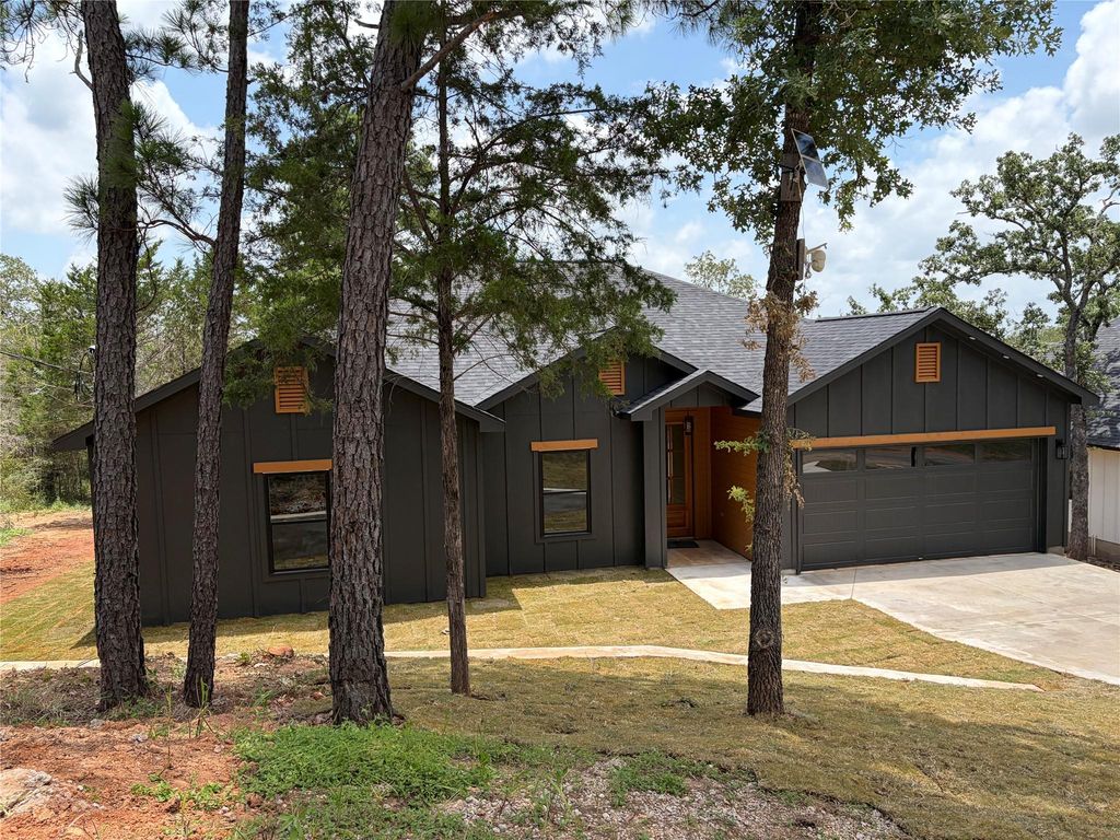 165 Lamaloa LN, Bastrop, TX 78602
