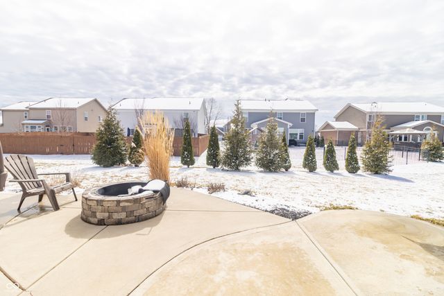 6481 Treeline Lane, Mccordsville, IN 46055