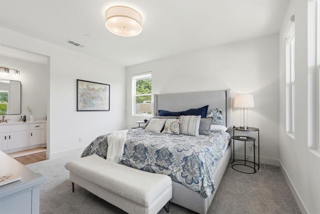 204 McKays Point Pl, West Sacramento, CA 95605