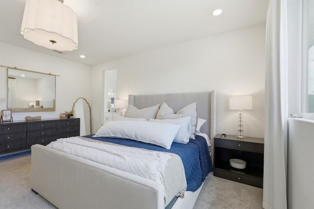 204 McKays Point Pl, West Sacramento, CA 95605