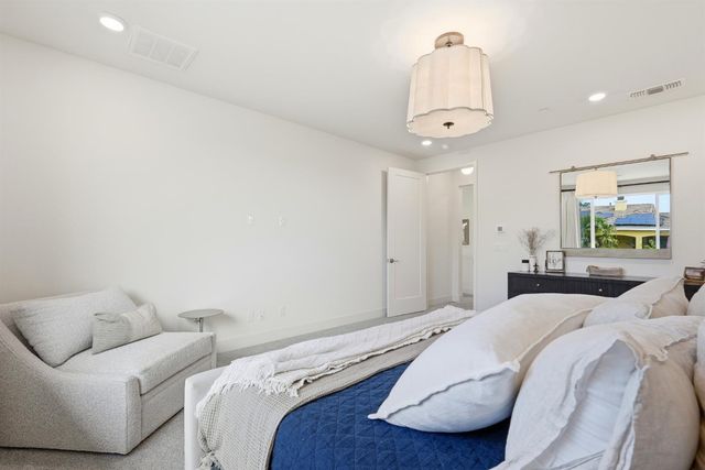 204 McKays Point Pl, West Sacramento, CA 95605