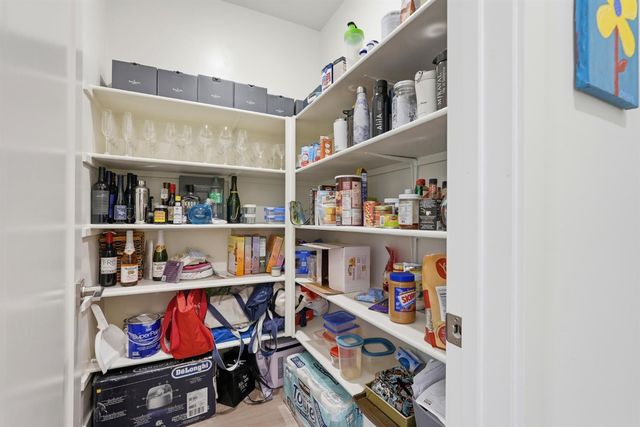 204 McKays Point Pl, West Sacramento, CA 95605