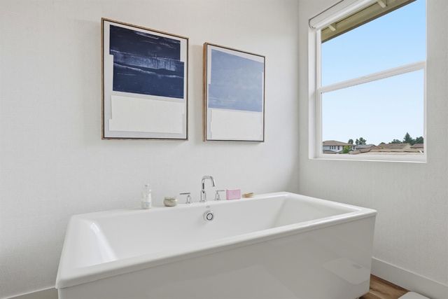 204 McKays Point Pl, West Sacramento, CA 95605