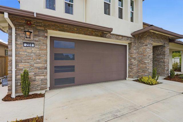 204 McKays Point Pl, West Sacramento, CA 95605