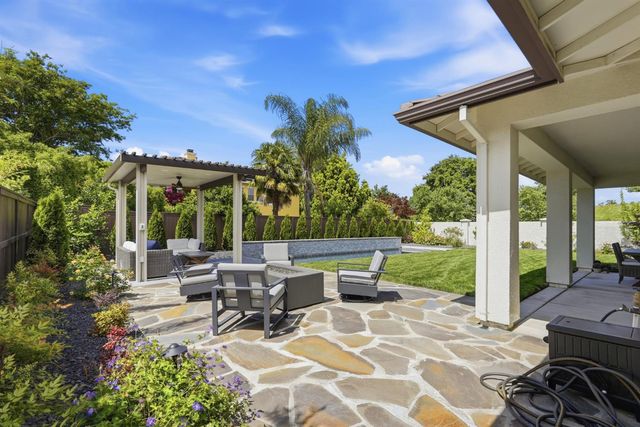 204 McKays Point Pl, West Sacramento, CA 95605