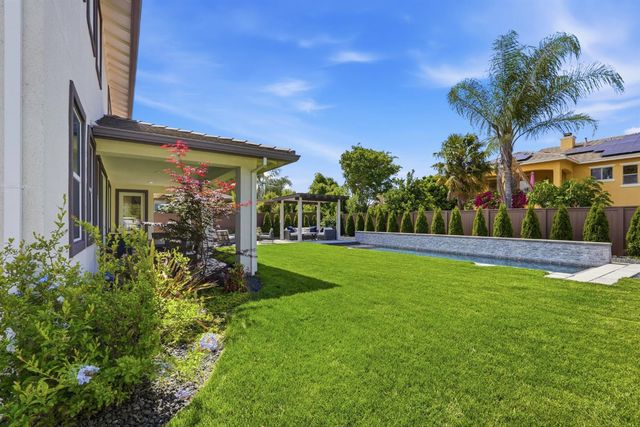 204 McKays Point Pl, West Sacramento, CA 95605