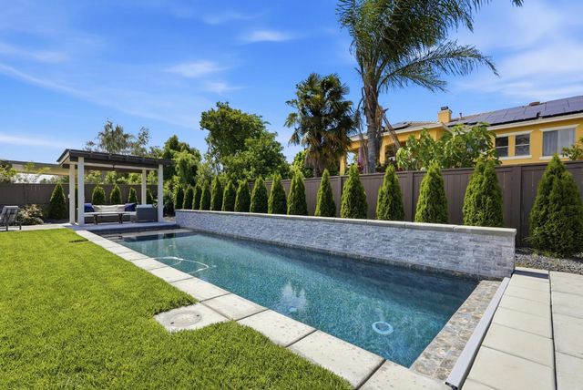 204 McKays Point Pl, West Sacramento, CA 95605