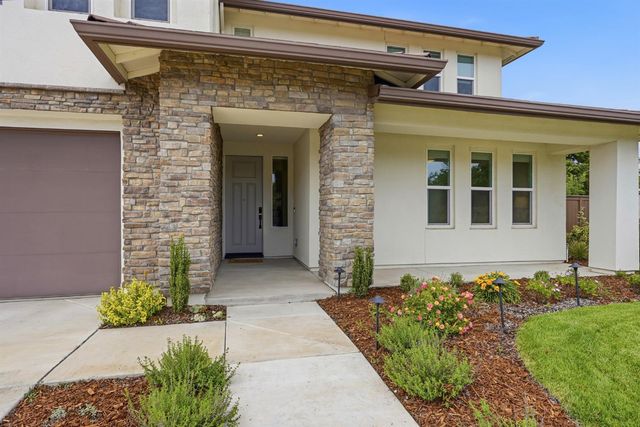 204 McKays Point Pl, West Sacramento, CA 95605