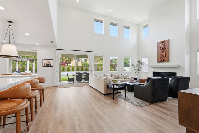 204 McKays Point Pl, West Sacramento, CA 95605