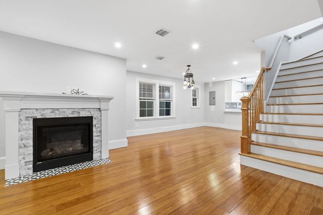 318 Comncord Ave 318, Cambridge, MA 02138