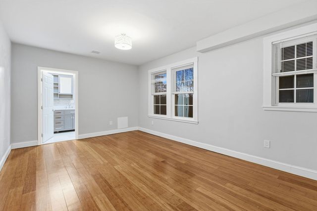 318 Comncord Ave 318, Cambridge, MA 02138