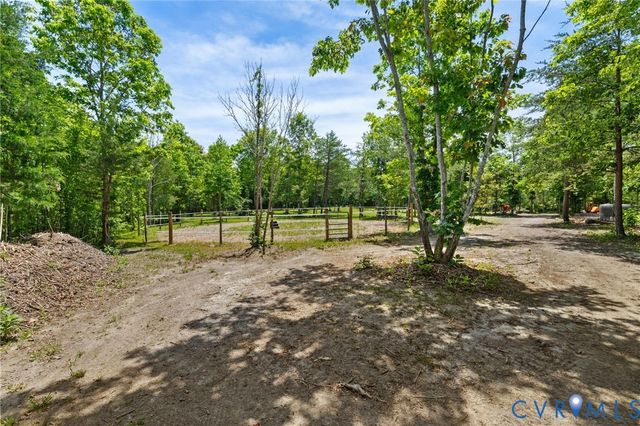 3269 Lowry Rd, Columbia, VA 23038