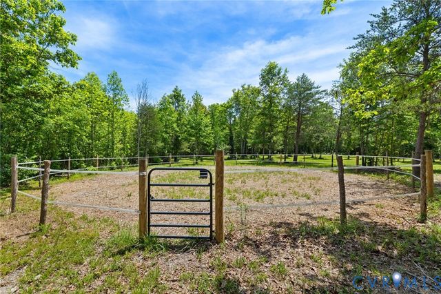 3269 Lowry Rd, Columbia, VA 23038