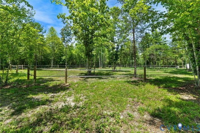 3269 Lowry Rd, Columbia, VA 23038