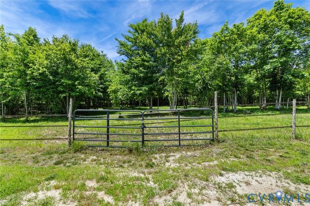 3269 Lowry Rd, Columbia, VA 23038