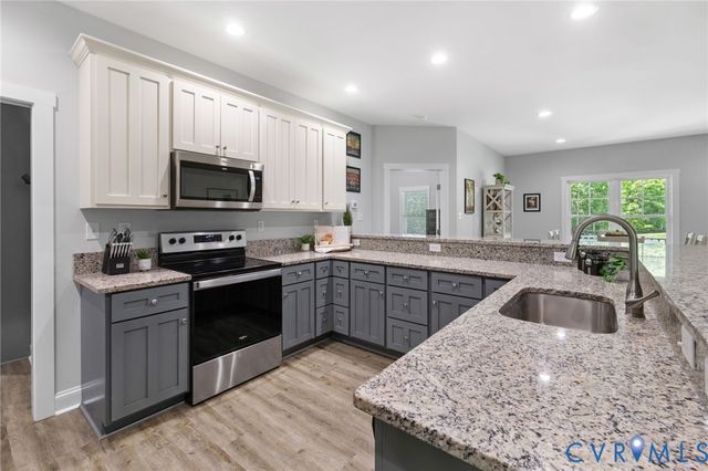 3269 Lowry Rd, Columbia, VA 23038