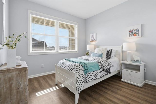 17908 Greenwich Way, Lakeville, MN 55044