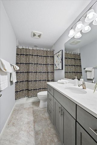 17908 Greenwich Way, Lakeville, MN 55044