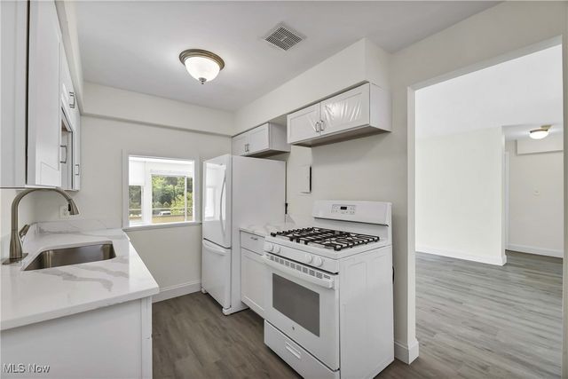 12900 Lake Avenue 211, Lakewood, OH 44107