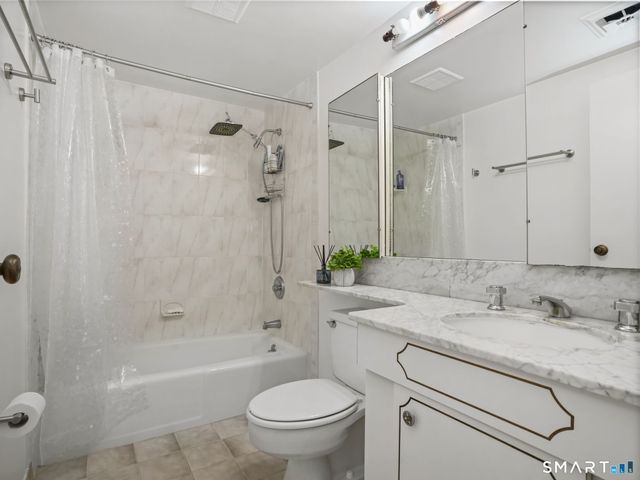 192 Gillies Lane 192, Norwalk, CT 06854