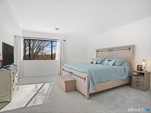 192 Gillies Lane 192, Norwalk, CT 06854