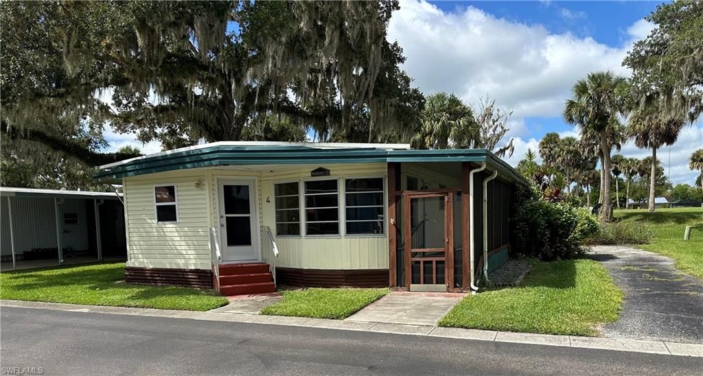 4 Aloe ST, Alva, FL 33920