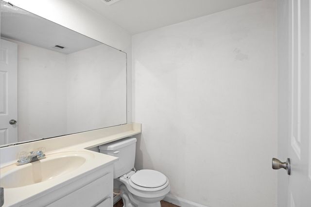 829 E Trinidad Avenue, Visalia, CA 93292