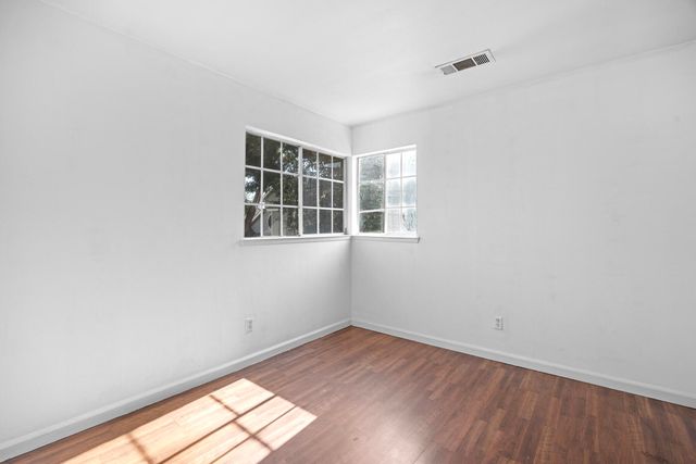 829 E Trinidad Avenue, Visalia, CA 93292