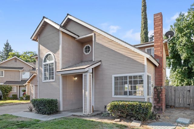 829 E Trinidad Avenue, Visalia, CA 93292