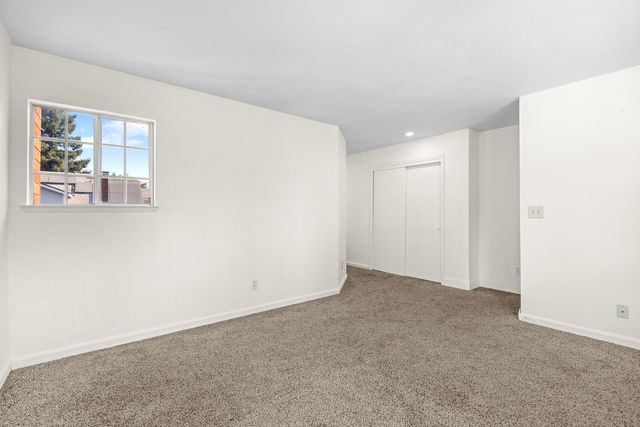 829 E Trinidad Avenue, Visalia, CA 93292