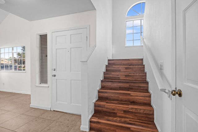829 E Trinidad Avenue, Visalia, CA 93292