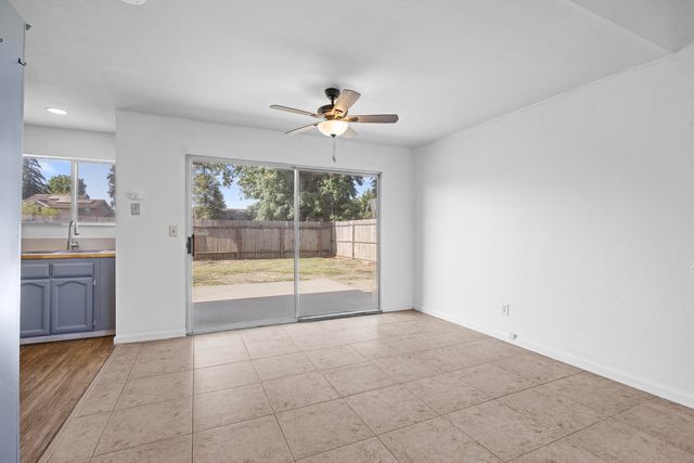 829 E Trinidad Avenue, Visalia, CA 93292