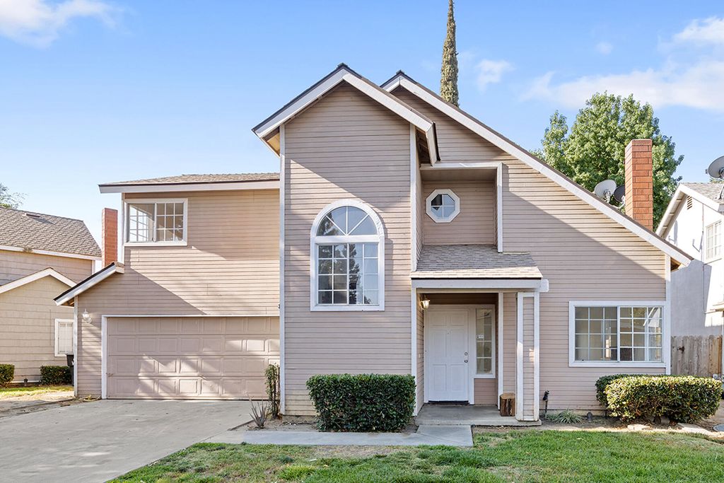 829 E Trinidad Avenue, Visalia, CA 93292