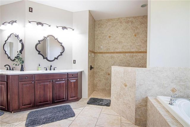 1824 NW 21st PL, Cape Coral, FL 33993