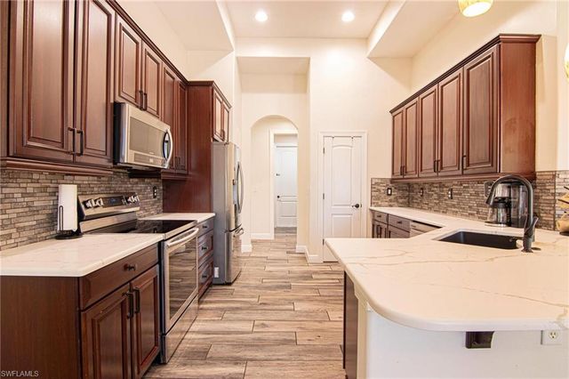 1824 NW 21st PL, Cape Coral, FL 33993