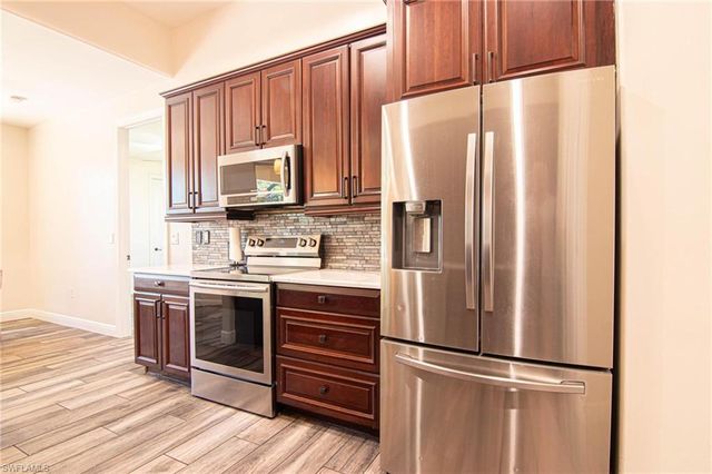 1824 NW 21st PL, Cape Coral, FL 33993