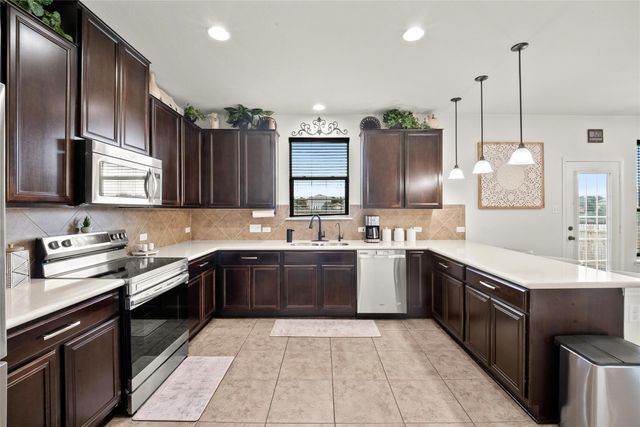 351 New Bridge DR, Kyle, TX 78640